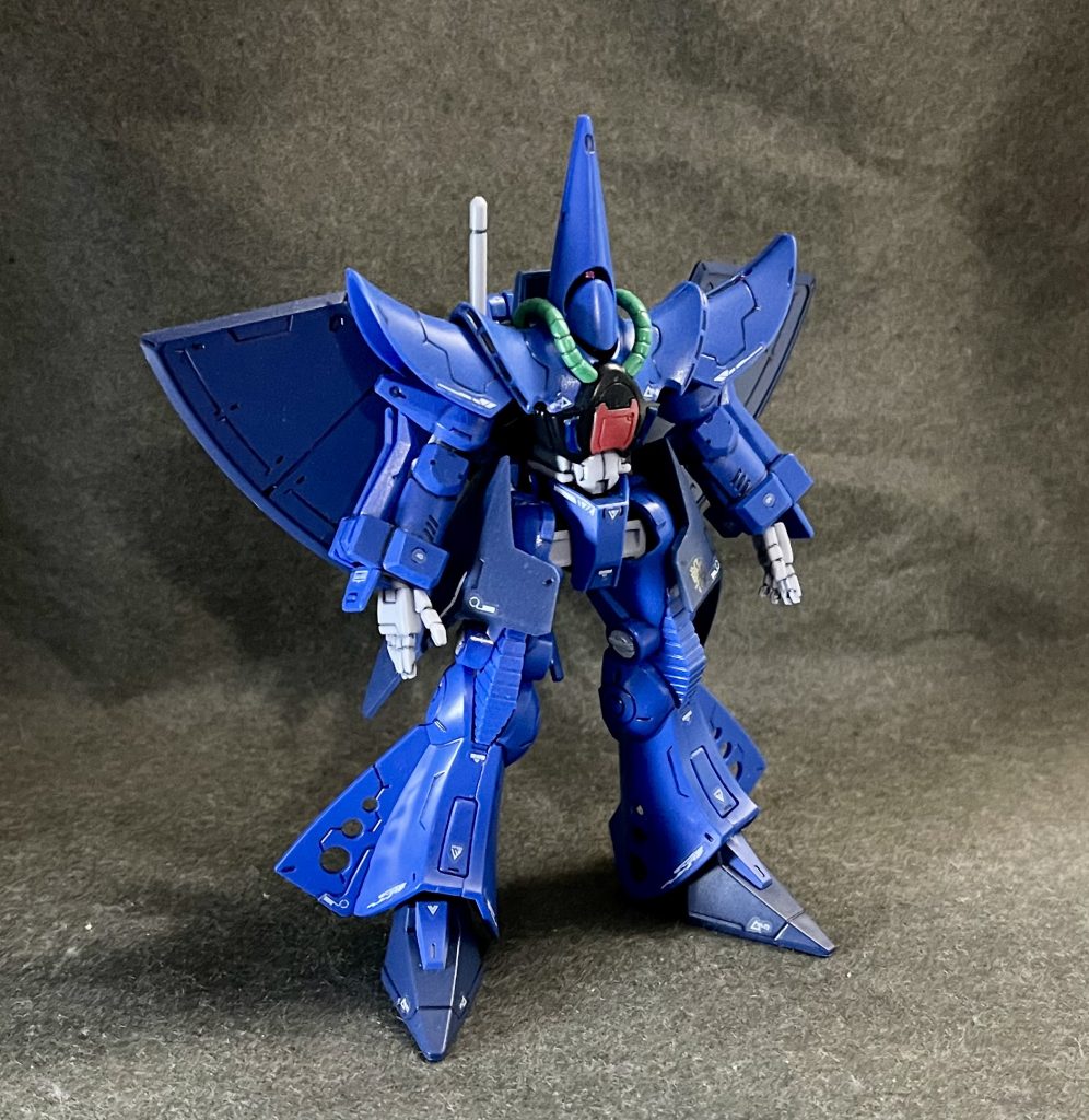 ボックス買いしたら、このハンブラビもダブりアソートだったので（可動フレームは他のものに使用したかったというのもあり）もう一体はポーズ固定のディスプレイモデルとして制作。