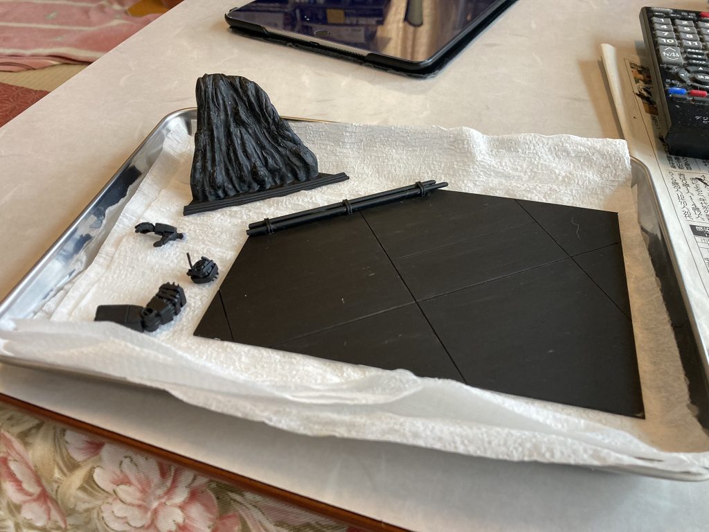 下地につや消し黒をベタベタ塗りたくってやりましたぜぃ!