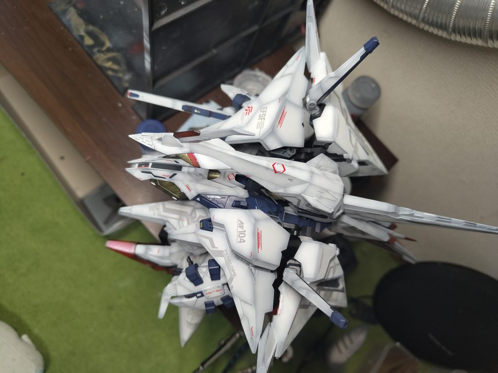 初めてのガンプラ塗装–2枚目/制作者：PG