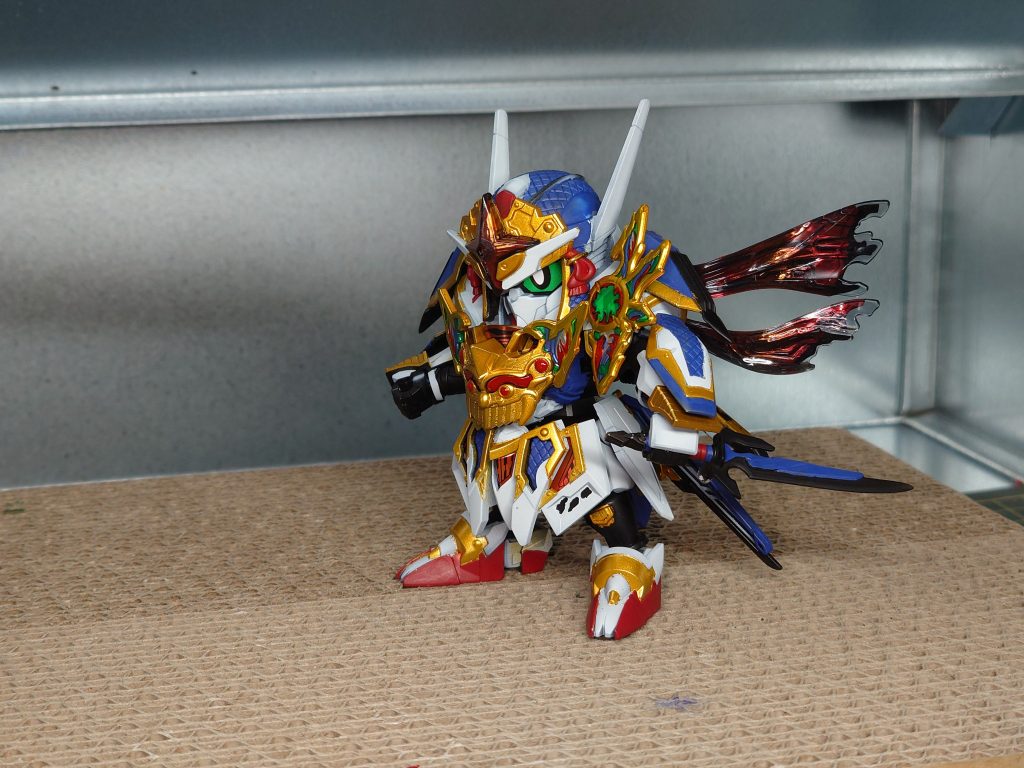 隠密なのにこの派手さ。隠密とは…？刀の刃は黒塗りということにしました。