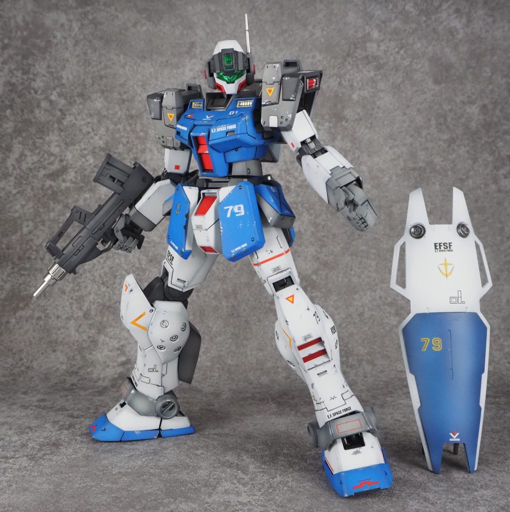 ジム界きってのイケメン、ジムスナイパー2。型部分のみチョバムアーマー試験機、みたいなイメージです。