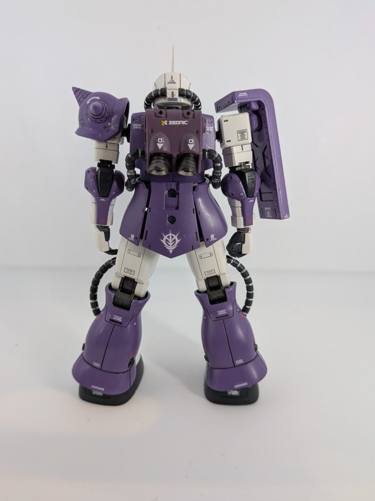 バックパックのみ「アクリジョン筆塗り専用 グレイッシュパープル」で塗装し、単調になるのを避けました。