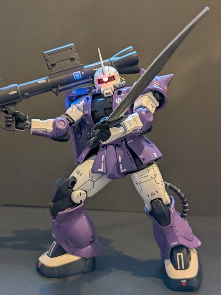 プラモ人生初の紫色での塗装でしたが、その色の良さに気づけたことが1番の収穫でした☺️まだ、調色した塗料がまあまあ余っているので、別のキットに活用したい(Hi-νとか?)と思います。