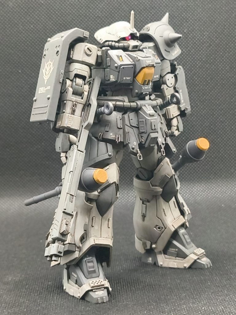 薄いグレーはグレーサフそのまま、濃いグレーはジャーマングレーのスプレーで塗装しました。