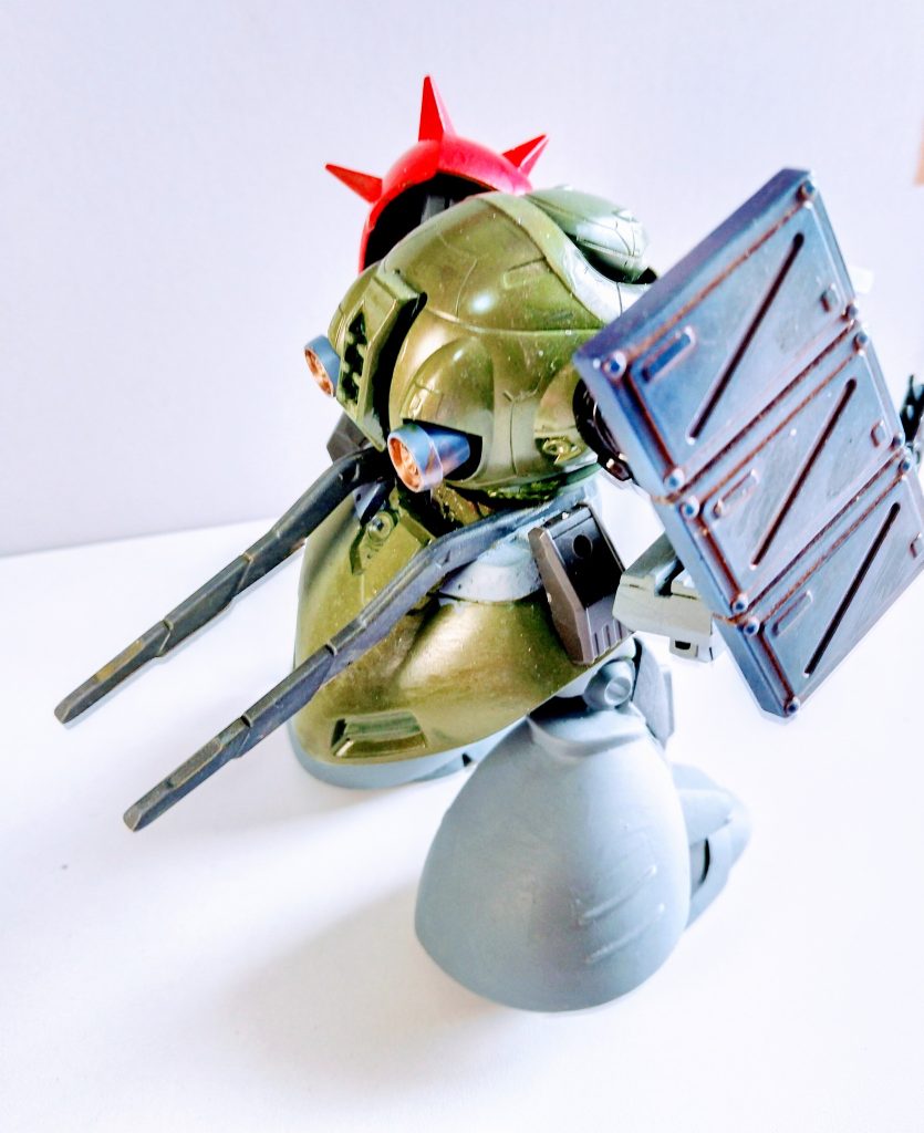 盾はジャンクよりあさり取り付けボディー塗装　緑系に茶・灰・艶消クリア混ぜ混ぜ 