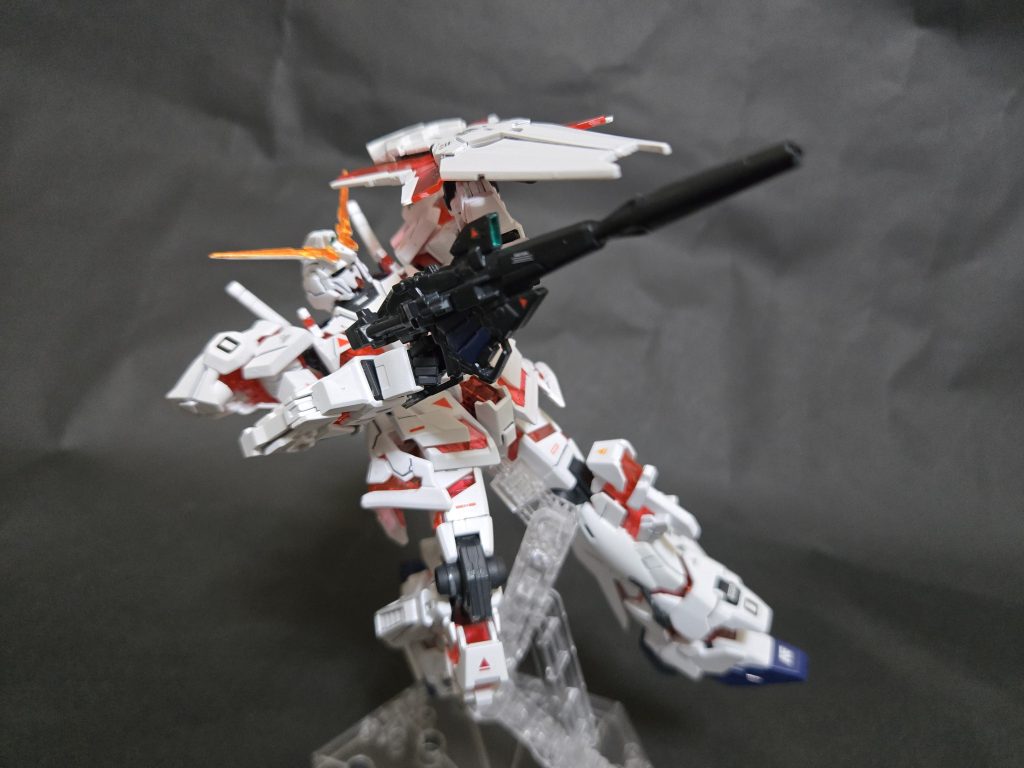 ビームマグナム両手構え