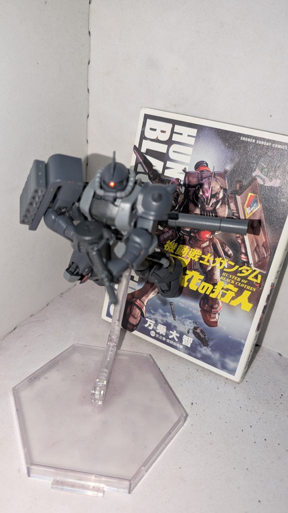 実は、劇中でバズーカを腰にマウントしていたので、このザクもバズーカを腰に付けられるように工夫したのがこだわりポイントだったり……