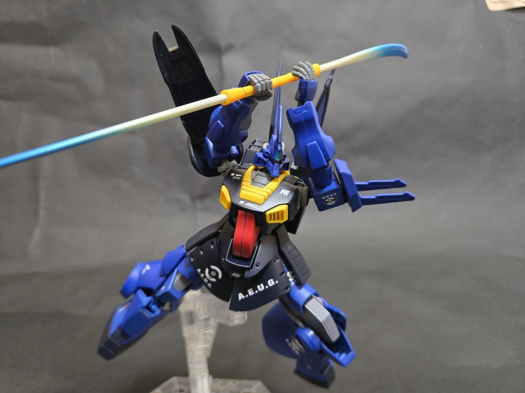 ビームナギナタビーム刃は、白く塗装した上からスカイブルーをグラデーション塗装です。