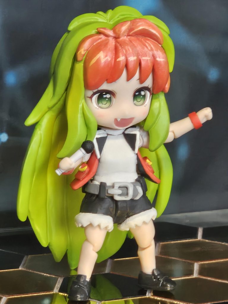 制作時間はざっと24時間くらいで完成髪と靴とベルトの金具→半光沢服など→つや消し