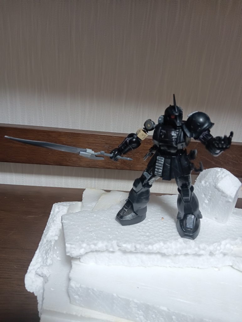 そしてヒートソードとヒートホークを組み合わせたヒートブレイド一応腰部にはスタングレネード等を持っている