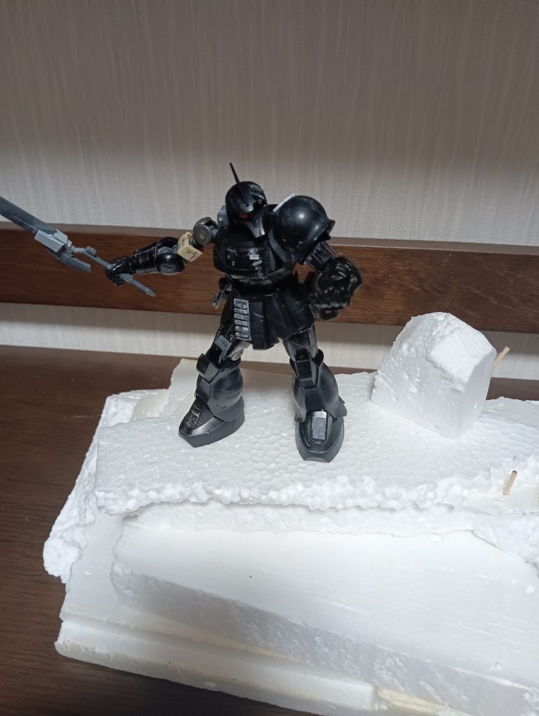 全身を改修しており、色々な機体の予備パーツを使用している此処からは外での写真です