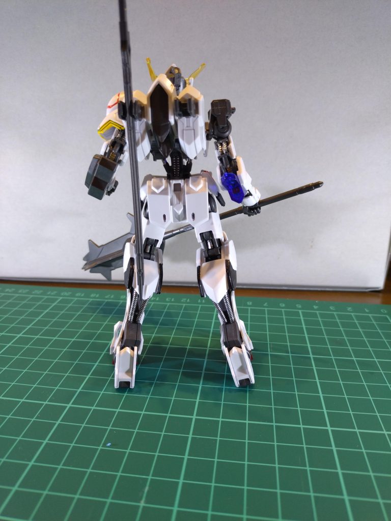 動力パイプみたいなやつはガンダムマーカーのメッキシルバー使ったら凄いメッキでビビりました。久々に作ったので今後はもっと塗装とかにチャレンジしてみたいですね。