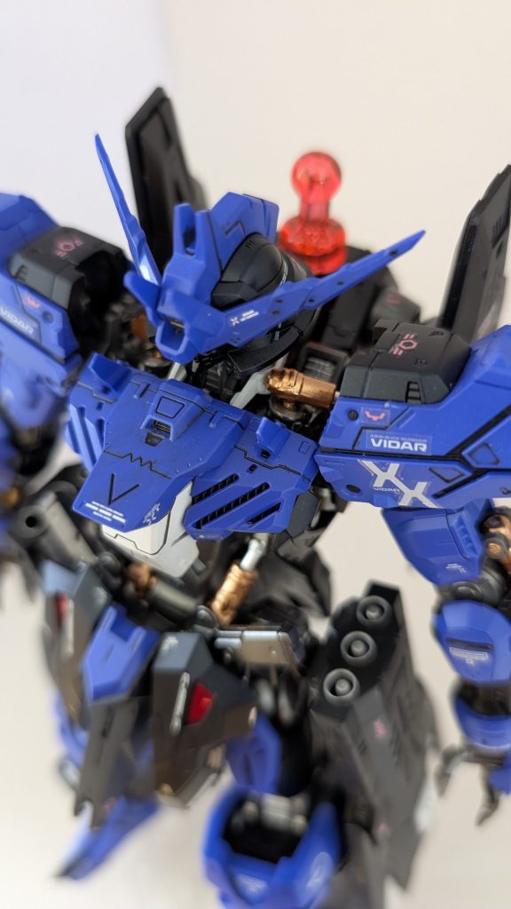 LEDの本体はバックパックに仕込んであります(gundam-kao6)