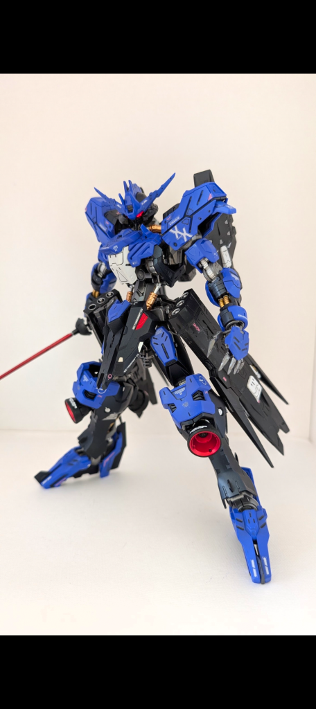 ガンダムフレームから外装まで全塗装をしました。