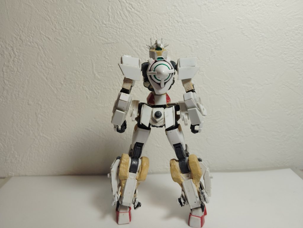 クランシス素体GNドライブと本体のの接続は3mmの棒なので他の機体の装備も装備出来ます 