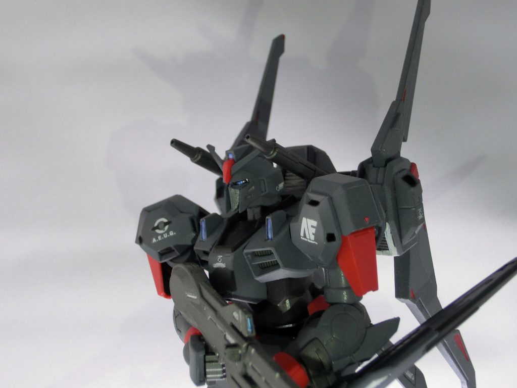 てなわけでHG ガンダムMk-Ⅲでした元のキットはスカイブルーっぽいのですが、個人的にはGFFや最近のGジェネのグレーが好みでしたのでこちらのカラーにしました想像よりちょっと暗めにはなってしまいましたが、満足です
