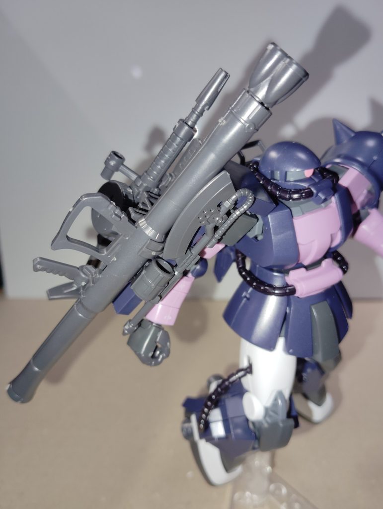 リバイブ版に入っていた謎パーツ、使い方の見当はついていたけどリバイブ版では使えなかった、こっちのシールドの方が細いからかな? にしてもこのシールドをシールドとして使う気が無いのホント好き