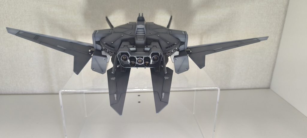 後方のバーニアも追加パーツでディテールアップしました。焼けのグラデーションもしたけど、ほとんど埋まってしまい写真に写らず・・・