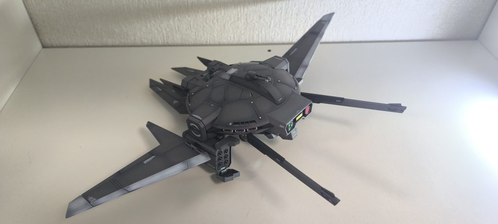 各センサ部のプラスチックシール。この素材は初めて貼りましたが、質感良いですね。ただ、端から空気を抜かないと厚みがあるのに中央が浮いたりするので注意が必要ですね。