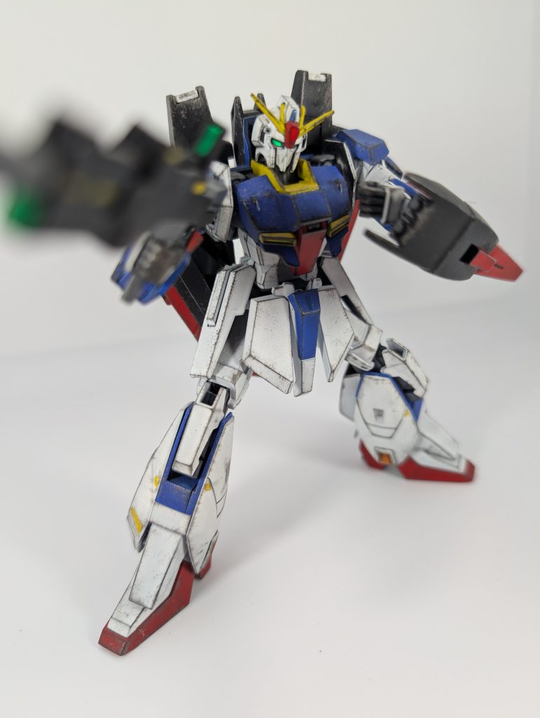 それにしても変形モノのキットなのによく動きますよね😄ただ…黒サフを関節部分にまで吹いてくれてるから動かすと嫌な音がします(笑)特に肩周りがギシギシ言うので変形は諦めました(笑)