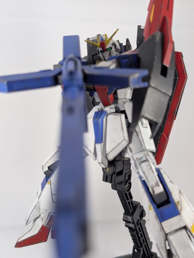 Zガンダムの武器は長物ばっかで写真の枠に収まらないんですが😅