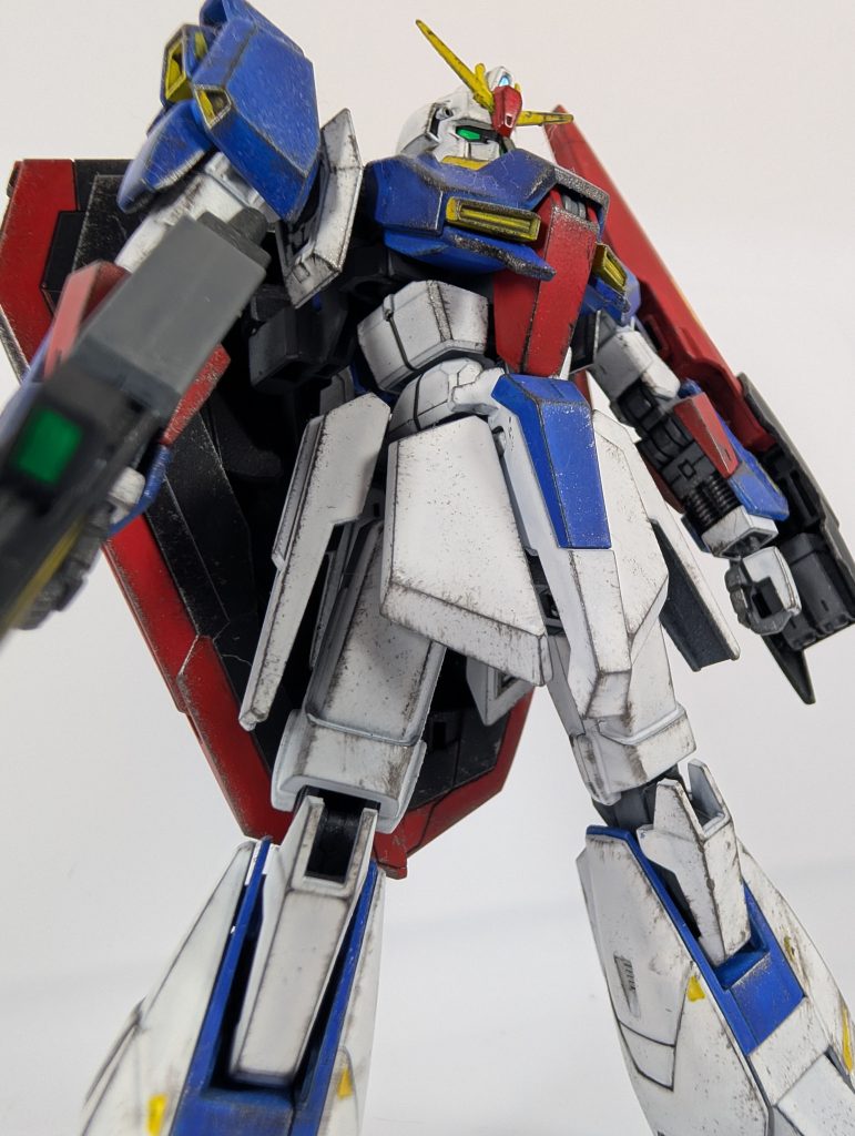 筆ムラを隠すつもりだったけど結論から言うとウェザリングは手を出さなきゃ良かったかも(笑)こういう時は僕の心の中の優しい人物が囁いてくれます「過ちを気に病むことはない 。ただ認めて次の糧にすればいい。それが大人の特権だ」と(笑)今度ウェザリングする時はT-Nonさんに教えていただいたやり方を試してみようと思います😊