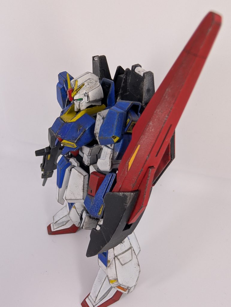 今回は貰い物だから気が大きくなってウェザリングに挑戦しました!やり始めると楽しくて止まらなくなり案の定やりすぎました(笑)「汚し」と言うより「汚い」だけになりました😅