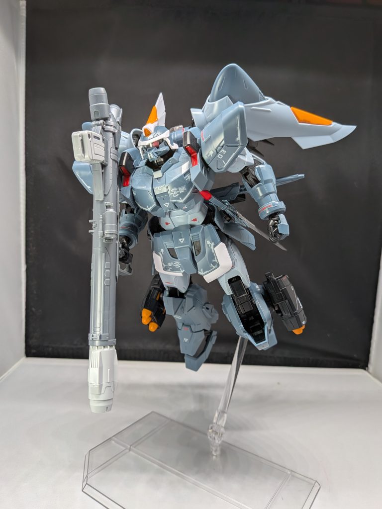 SEEDでもDESTINYでも沢山活躍している機体装備もバリエーションもかなりの数あって昔から敵ながら大好きでした✨