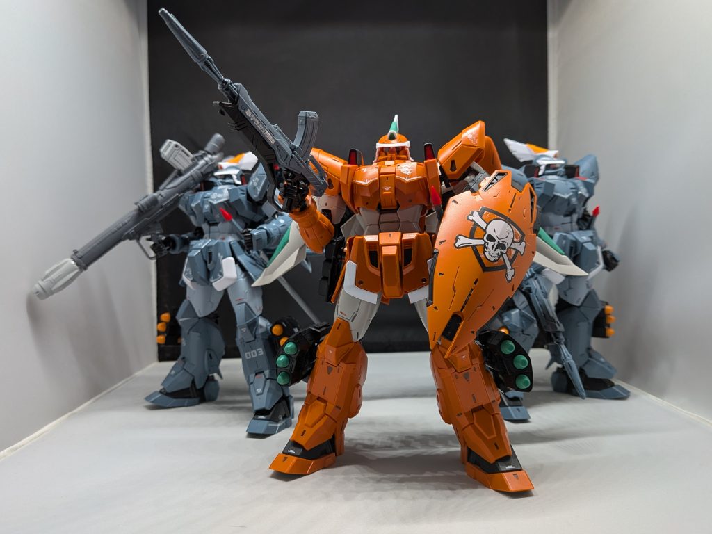 MGでかなりかっこよくなりましたね✨️バズーカはレイ機のザクファントムから拝借ミゲル機だけつや消ししてます(^_^;)あとはいつものスミイレ、デカールのみ(汗)