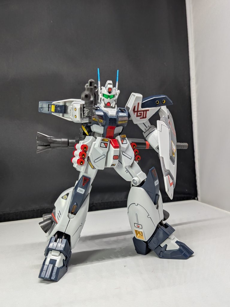 昔のキットなだけあり動きなどはあまり良くありませんが、カッコ良さはピカイチ✨️色分けはなるべくシール使わずガンマカを使いました(^_^;)