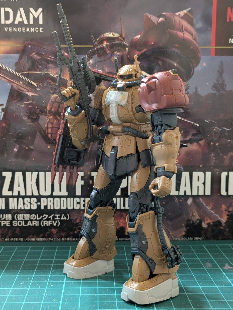 素組みと付属のマーキングシールで仮組みしました。茶色ベースで汚したらめちゃくちゃかっこよくなりそうな予感が…。