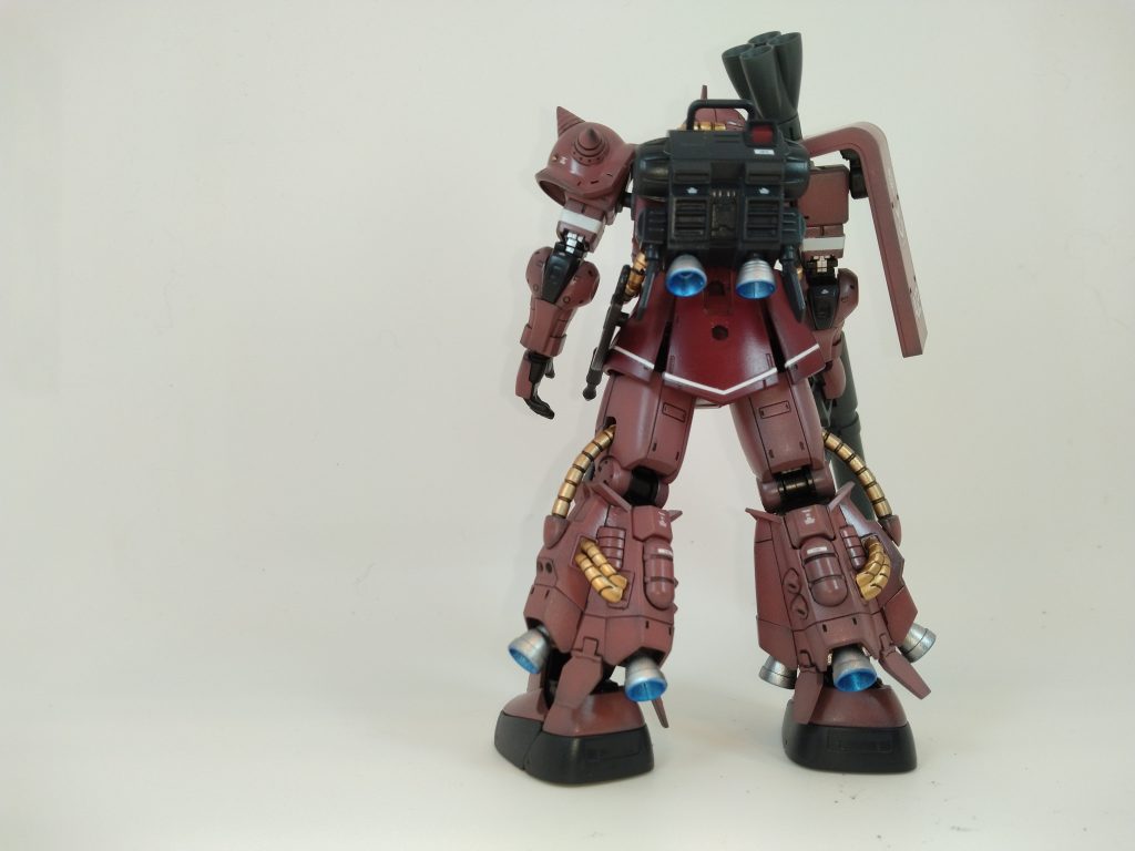 オリジン版シャアザクベースで、パーツ分割が優秀。合わせ目、塗り分けはほとんどありません。高機動型は足周りカッコ良し！