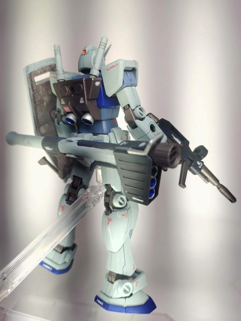 白…エアクラフトグレー青…ティターンズブルー黒…ジャーマングレー黄…ハイネオレンジ他…スーパーリッチゴールドと焼鉄色をアクセントにちょい塗り。