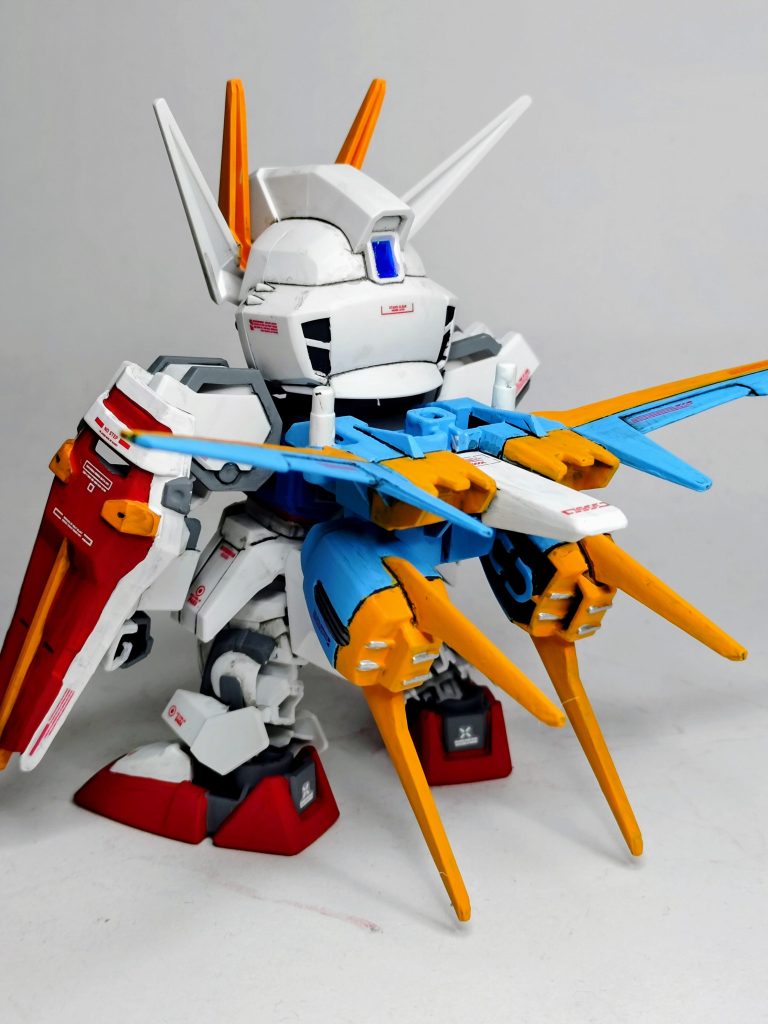 【本体】白…オフホワイト青…エアリアルブルー赤…あずき色黃…ハイネオレンジ灰…ライトグレー【ストライカーパック】青…スカイブルー黃…キャラクターイエロー思ったよりストライカーパックが小さいので正面からだとほぼ見えません。