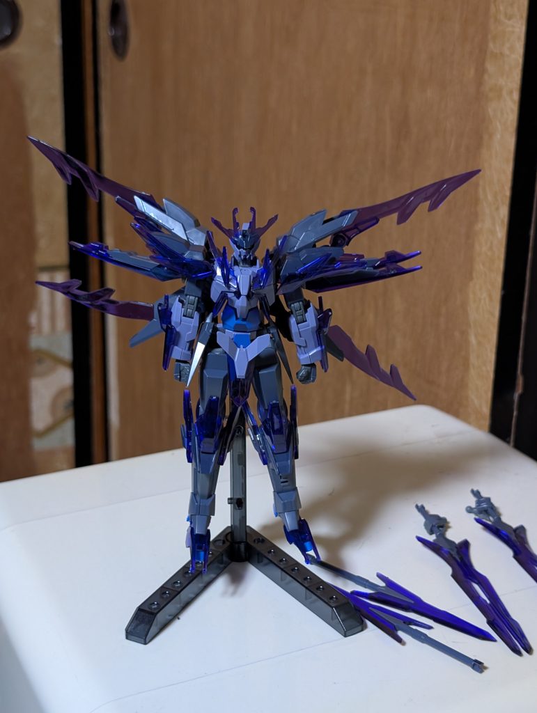 武装なしとありと二刀流のポージングをしました