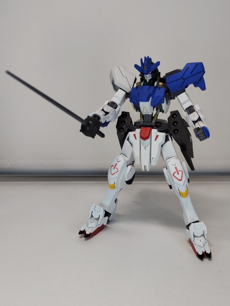 全身です、バエルが格納庫に突っ込んだ時ヴィダールの装甲の半分が失われたと言う設定、ヴィダールのアンテナを短くしました、右肩パーツはアスタロトです