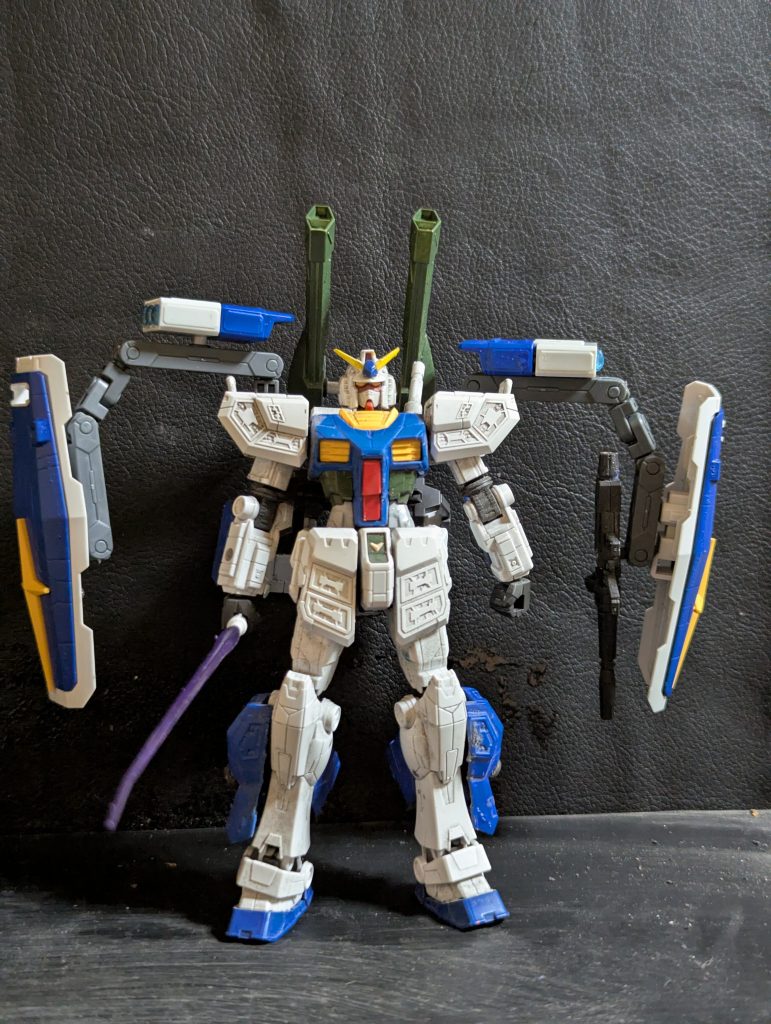 ビームサーベル持たせました。部分塗装で色々ギミック詰め込めたので私的には満足な作品になりました！ 