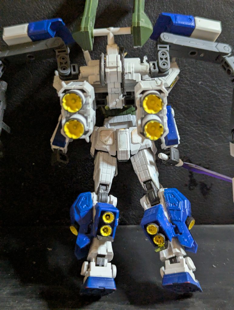 各所バーニア内はイエローで塗装しました。