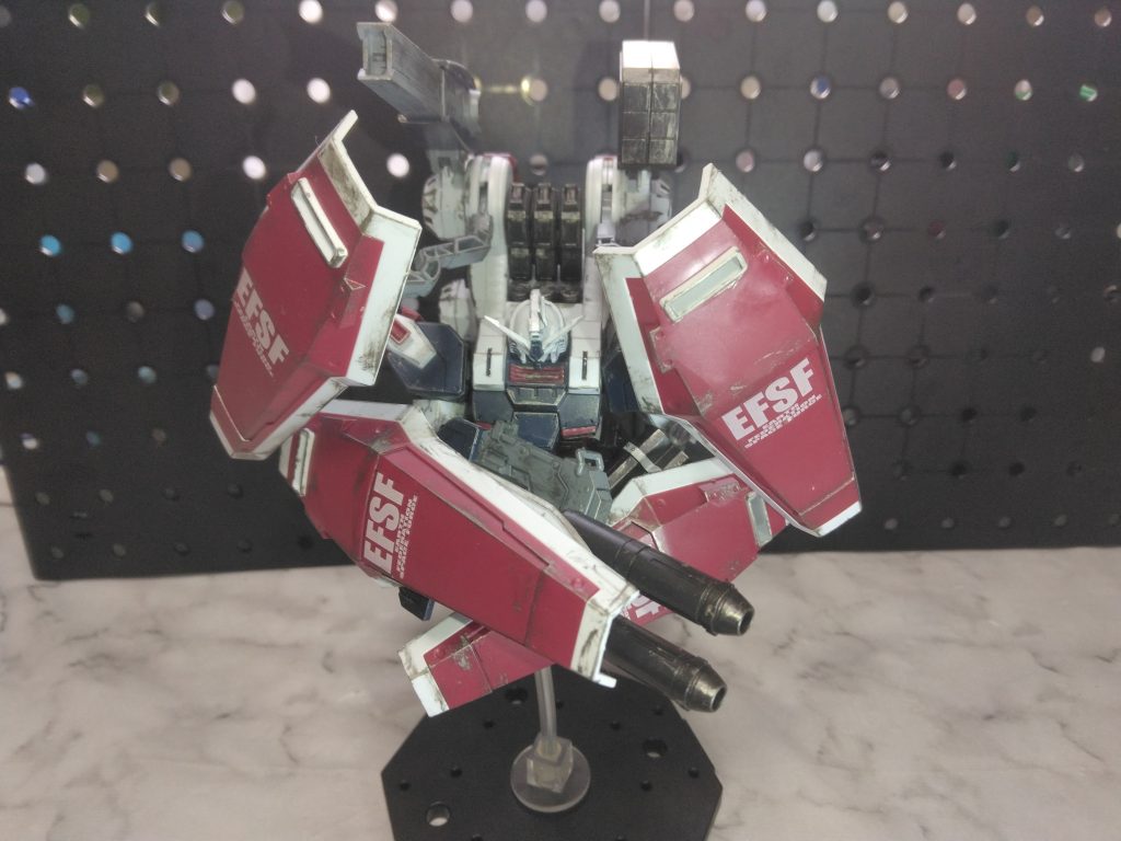 HGでは再現厳しかったけど、シールドを正面に集めて突っ込んで行く感じで。敵からしたら悪魔なんだろうな😅