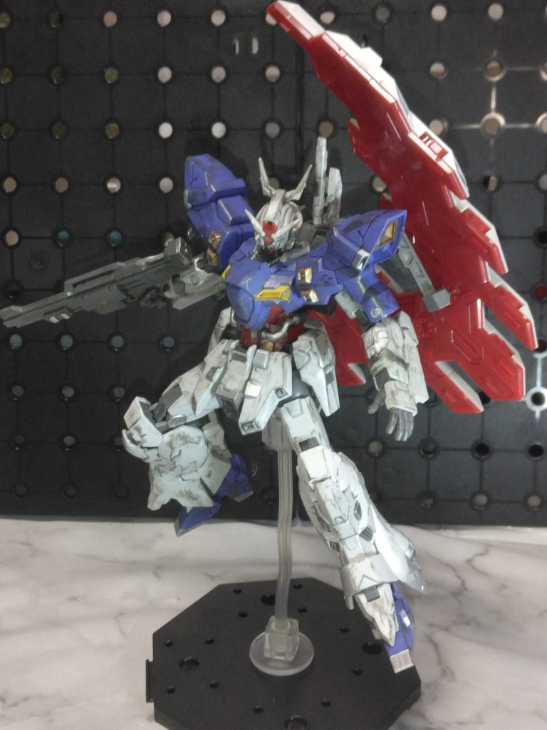 本来はサーベルや腕に隠し武器があるんですが、エフェクトパーツが見当たらず見送り😓