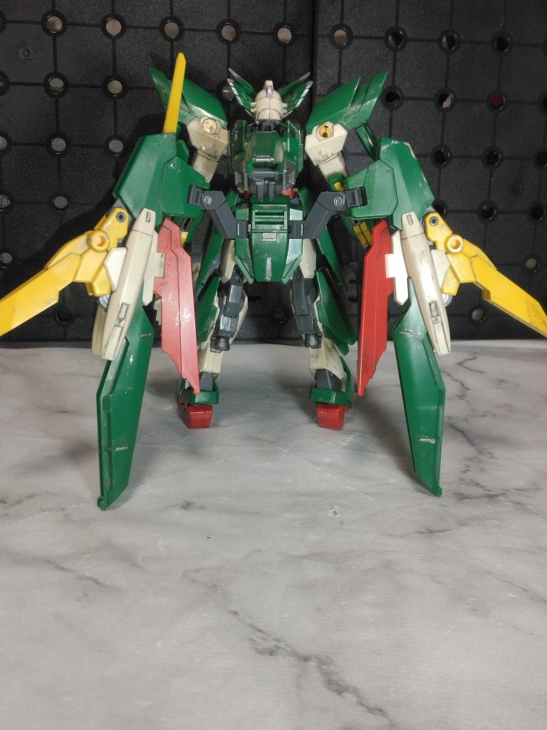 これもかっこいいんですが、ポージングがつけづらい😓せめてリアのウイングが自由に角度をつけられたら…😅