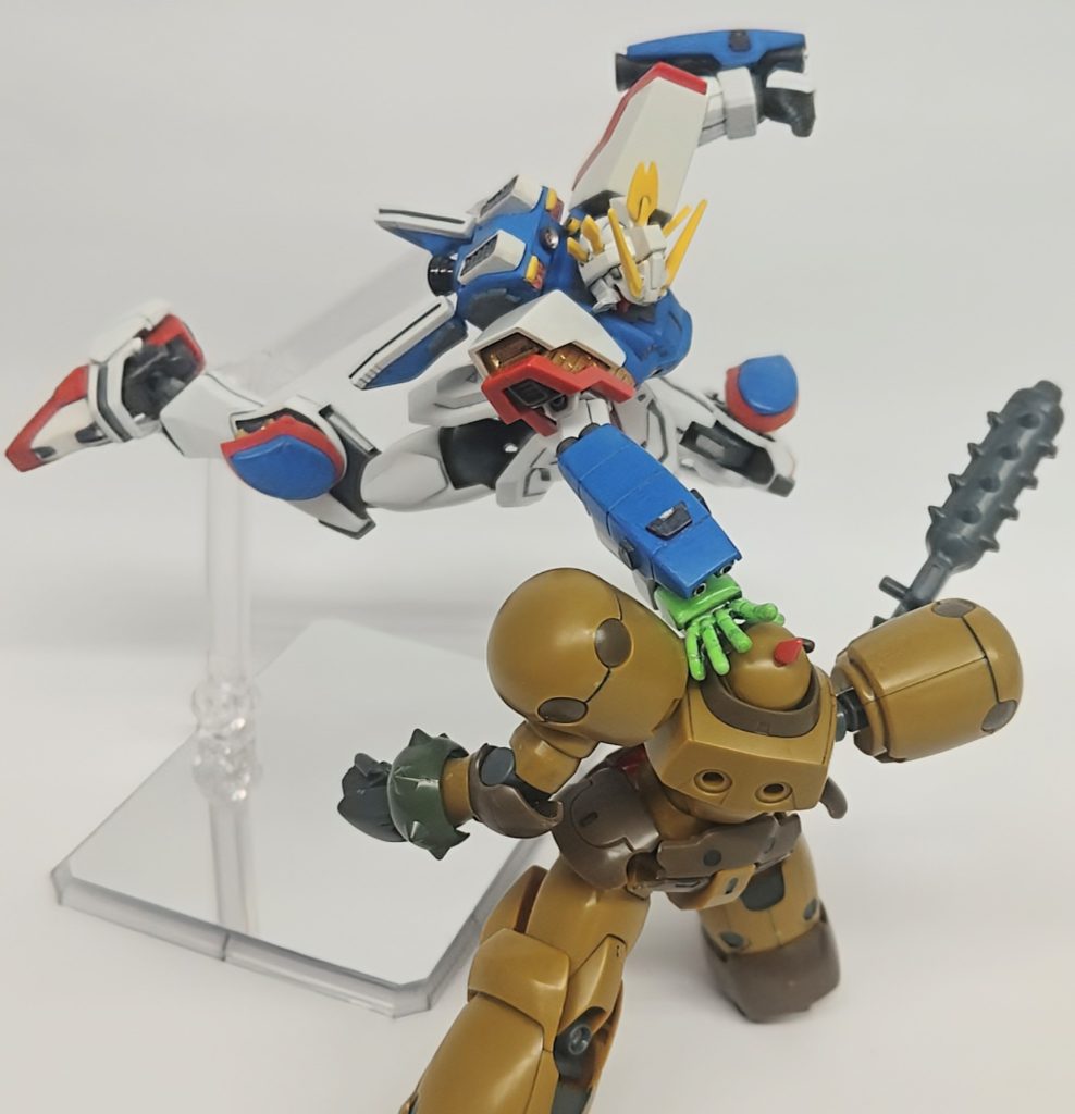 去年から夜な夜な作り続けたシャイニングガンダムもRGシャイニング発売までに一区切り出来て良かったです ホント毎日アレコレ考えたりパチパチ組んだり上手くいったりいかなかったり楽しい半年間でした✨ 今週末のRG、欲しい方の手元に届くよういっぱい陳列される事を願います 勿論在庫いっぱいだったら僕も買いますね🎵 次は何作り込もうかな? 間違えて購入した(既に持ってる)ドラゴンガンダムが来たからデスアーミーを手術してデスドラゴンにでもしようかな(笑) あとやりたいのは旧デビルガンダムの上半身をベースにジャンクでデビルガンダム第一形態(虫みたいな奴)を作ってみたいですね 時間掛かるだろな(笑)