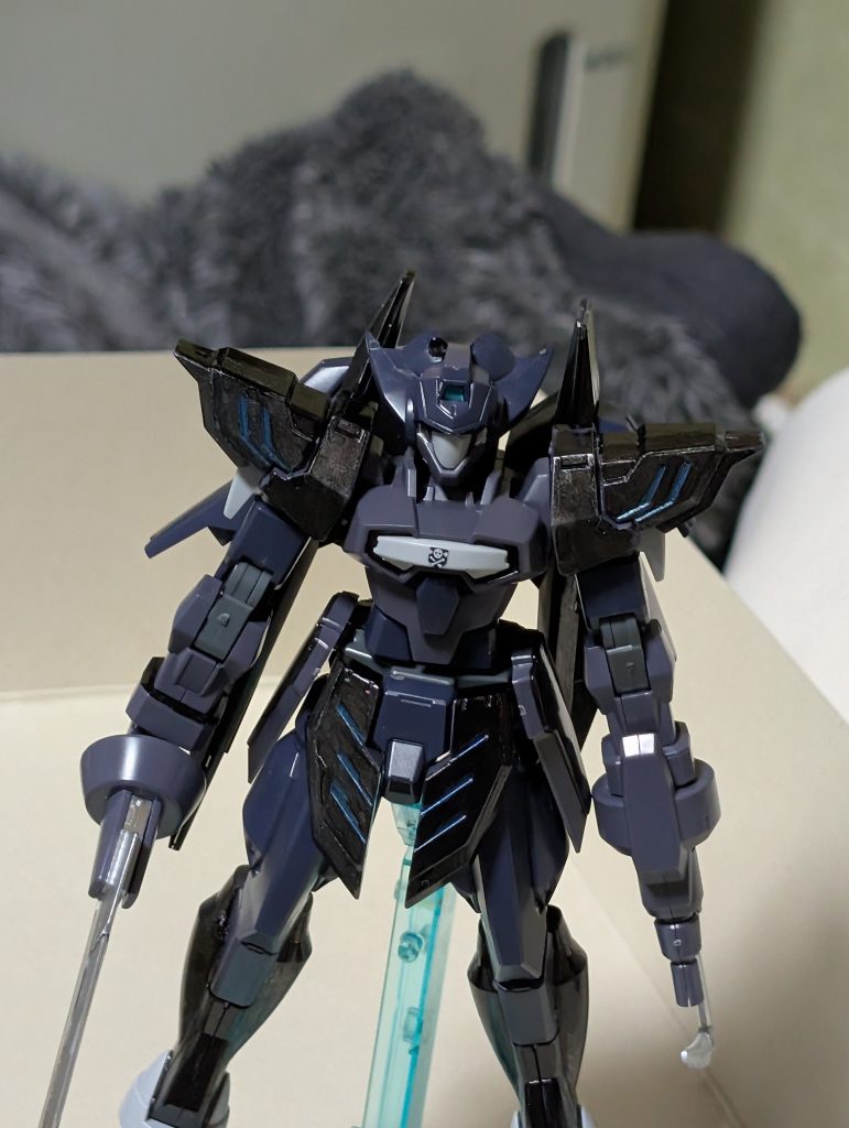 ガンダムマーカーのメタリックブラックがお亡くなりになって、普通のブラックで塗り終わってない所を塗りました