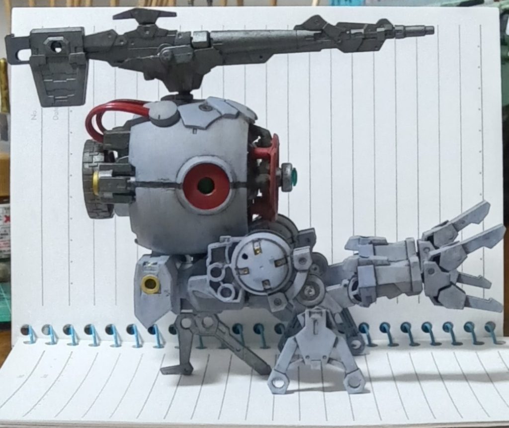 横から。武装は実体弾なのかビームなのかは、謎です。