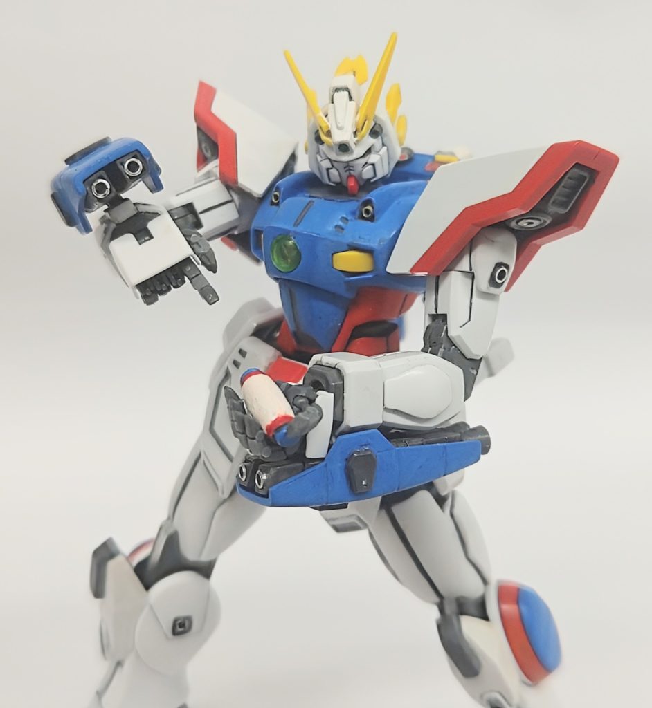 制作にあたり色々な方の作例を参考にさせてもらいました。ガンスタさんのモデラー様の作例、ネット内やブログモデラーさんの素晴らしい作例の良いとこ取りしましたね。第1話でチラッと出た煙幕弾も作りました(笑)後部スカートはジャスティスを利用して大型化してるので2個取付できます。