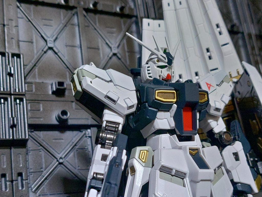 アンテナ(?)は除去。シンプルに。。