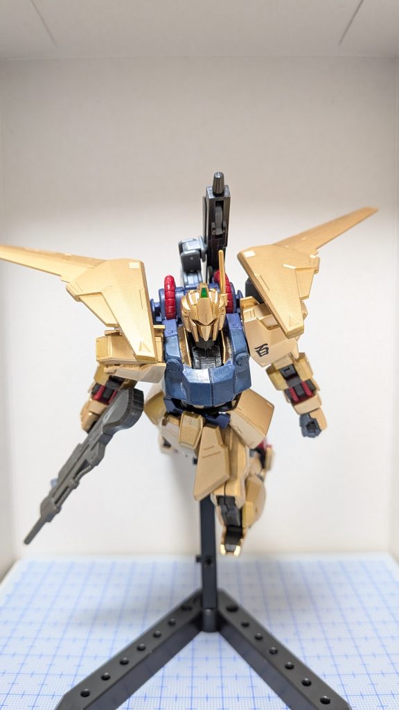 きちんと可動して、射撃ポーズ、高機動形態も取れます。