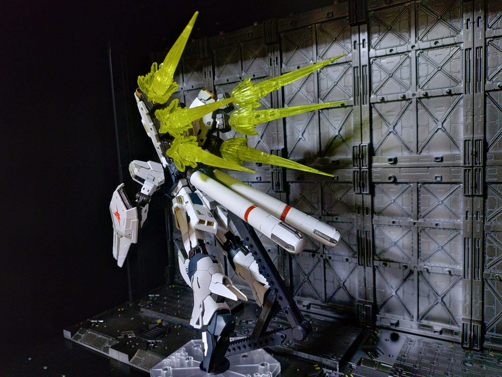 割とすんなりついたファンネルのバーニアにはファンネルエフェクトが付いちゃいます✨