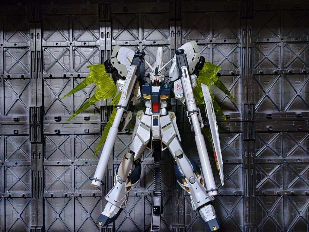 バズーカーが2個になったので、最終決戦仕様としました。。と、以上になります。製作中は妄想が膨らみ中々楽しく出来た✨次はもっと上手に仕上げられるようにしたいです。皆さんの投稿を拝見させていただきながら、皆さんの目に留まる様な機体を増やしていきたいと思います!ありがとうございました!