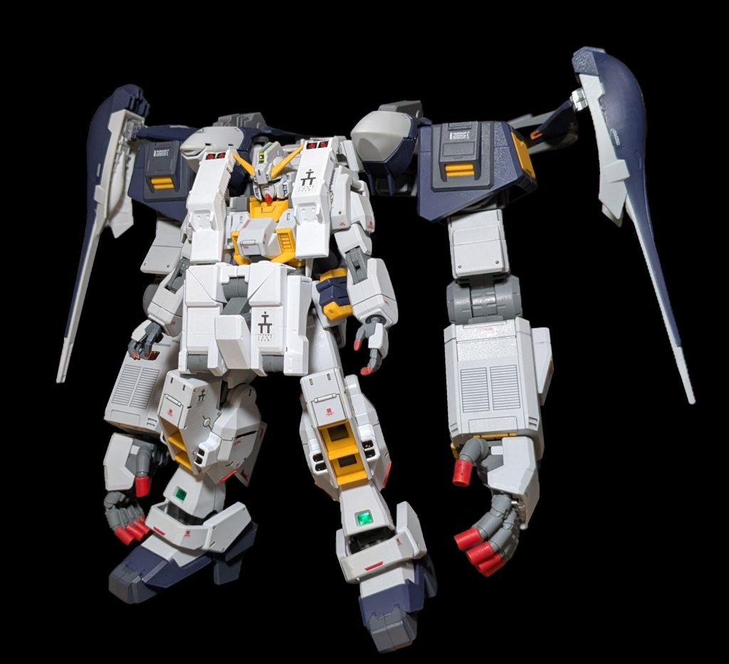 このゴツさは唯一無二ガンプラ始めたばかりの頃に組んだやつだから塗りの甘さが目立つな⋯